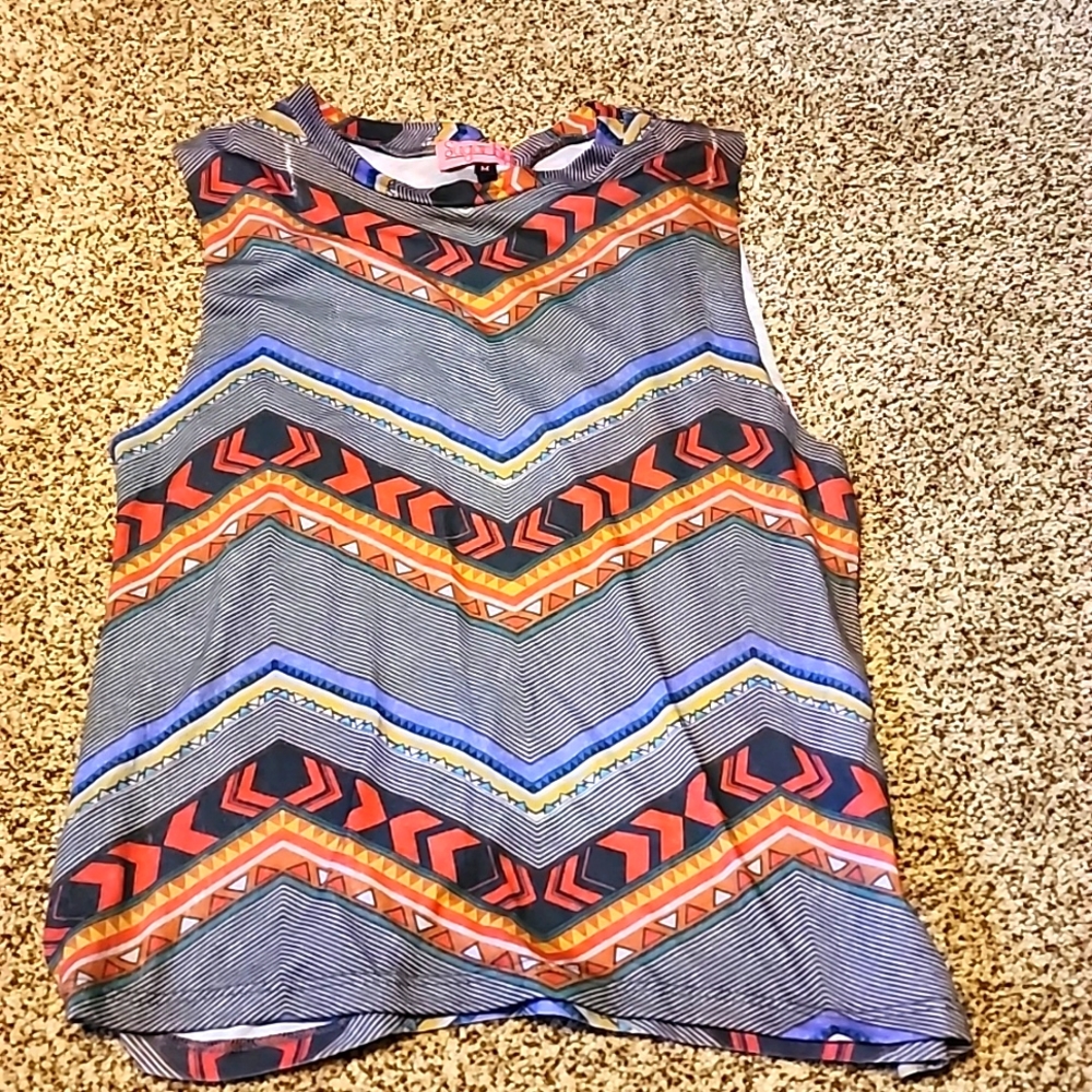 Tank very trendy size M